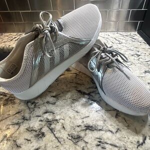 NWOT Adidas Women's white/silver Gray Sneakers